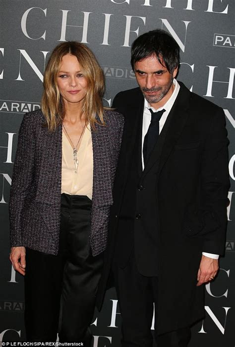 is vanessa paradis married.